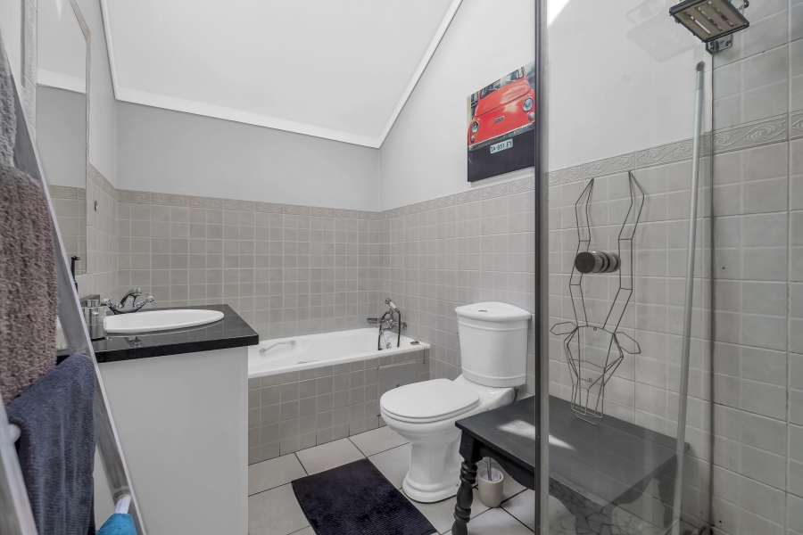 1 Bedroom Property for Sale in Melrose North Gauteng