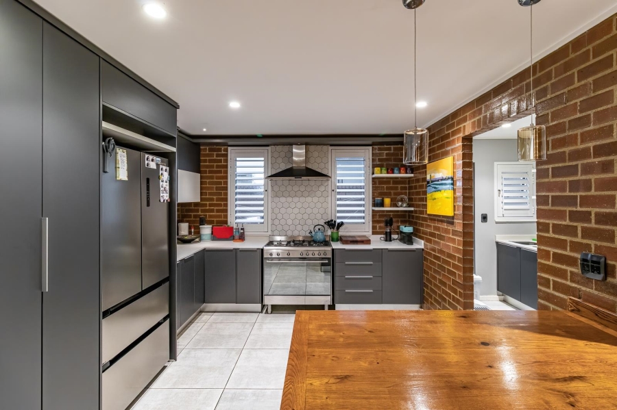 4 Bedroom Property for Sale in Sharonlea Gauteng