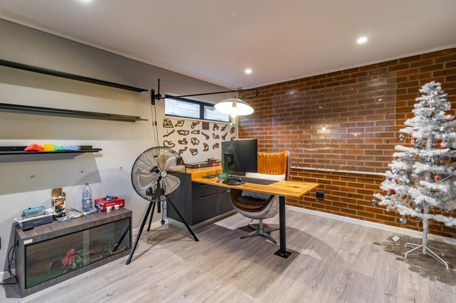 4 Bedroom Property for Sale in Sharonlea Gauteng