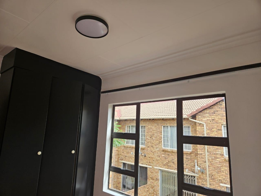 2 Bedroom Property for Sale in Kyalami Hills Gauteng