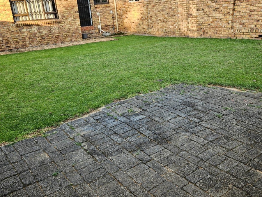 2 Bedroom Property for Sale in Kyalami Hills Gauteng