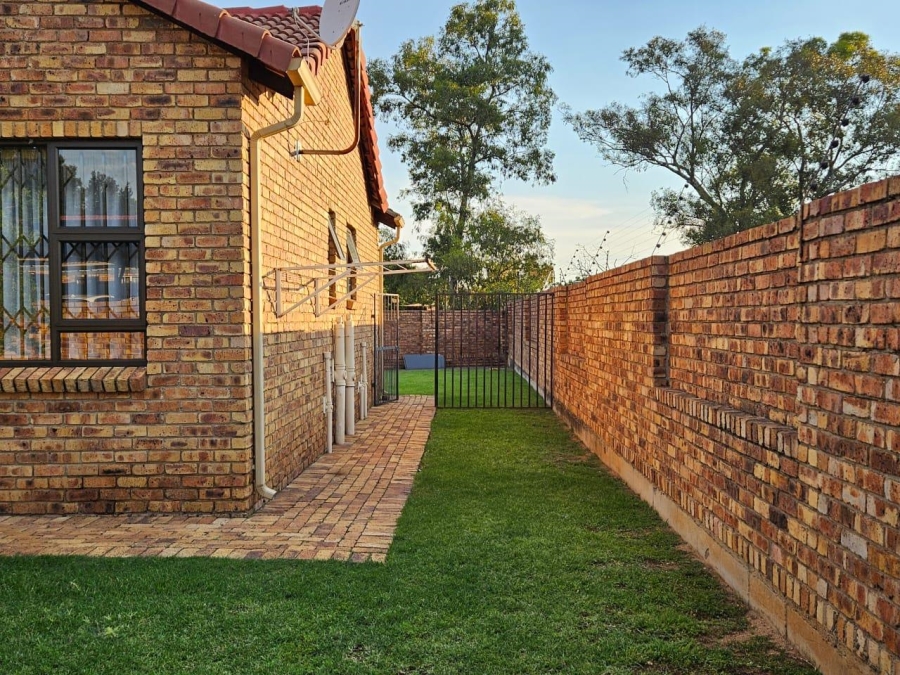 2 Bedroom Property for Sale in Kyalami Hills Gauteng