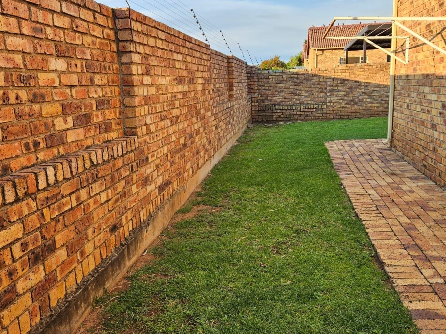2 Bedroom Property for Sale in Kyalami Hills Gauteng