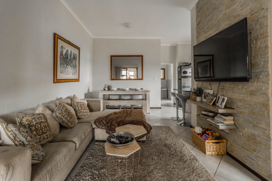 2 Bedroom Property for Sale in Goedeburg Gauteng