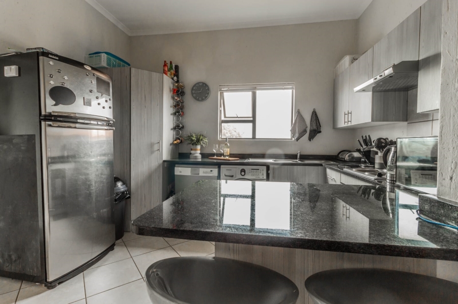 2 Bedroom Property for Sale in Goedeburg Gauteng