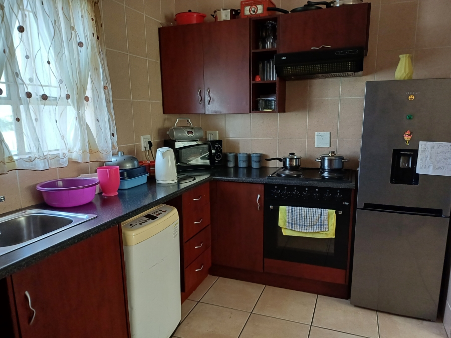 To Let 2 Bedroom Property for Rent in Aeroton Gauteng