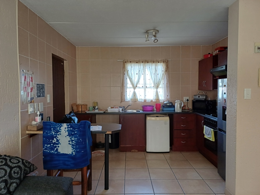 To Let 2 Bedroom Property for Rent in Aeroton Gauteng