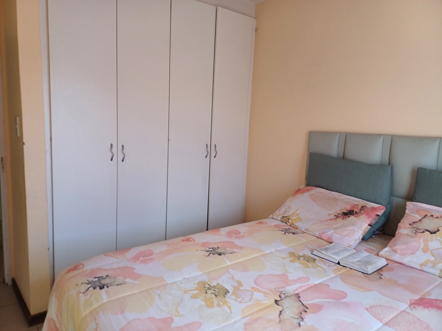 To Let 2 Bedroom Property for Rent in Aeroton Gauteng
