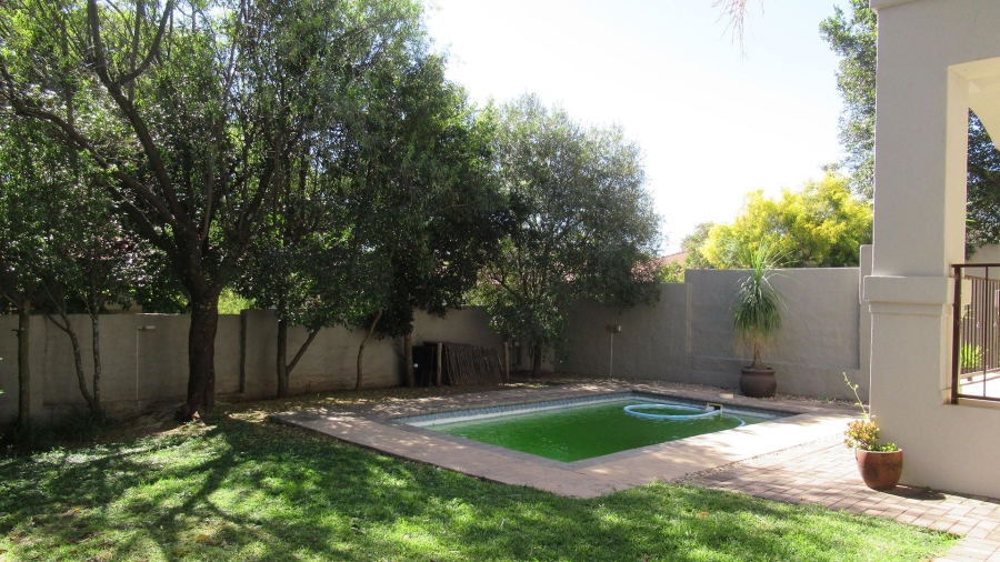 3 Bedroom Property for Sale in Maroeladal Gauteng