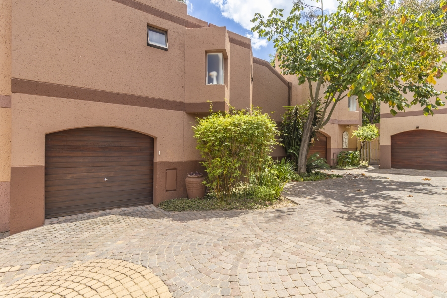 3 Bedroom Property for Sale in Magaliessig Gauteng