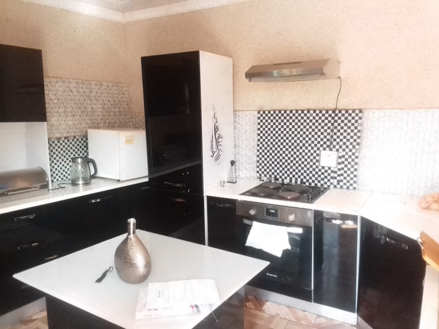 2 Bedroom Property for Sale in Golden Gardens Gauteng