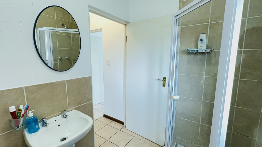 2 Bedroom Property for Sale in Helderwyk Gauteng