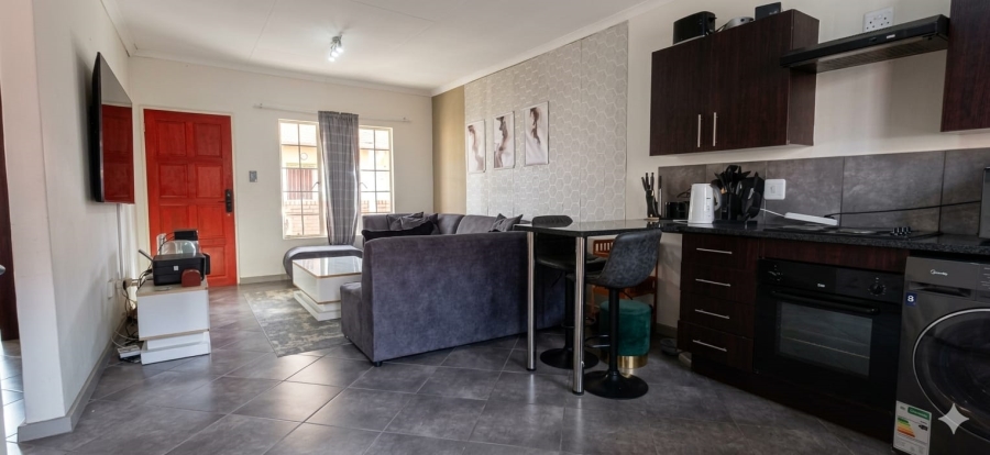 2 Bedroom Property for Sale in The Reeds Gauteng