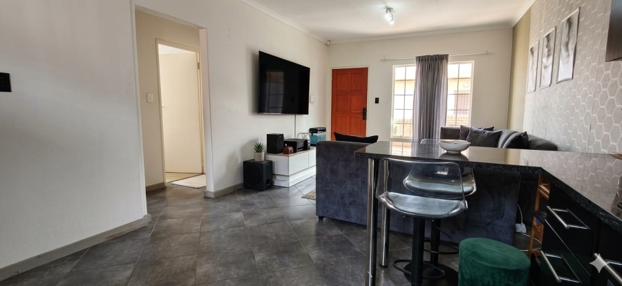 2 Bedroom Property for Sale in The Reeds Gauteng