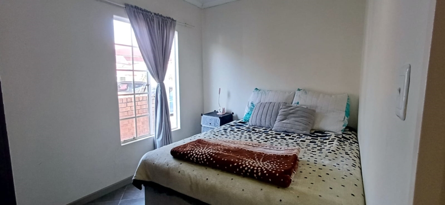 2 Bedroom Property for Sale in The Reeds Gauteng