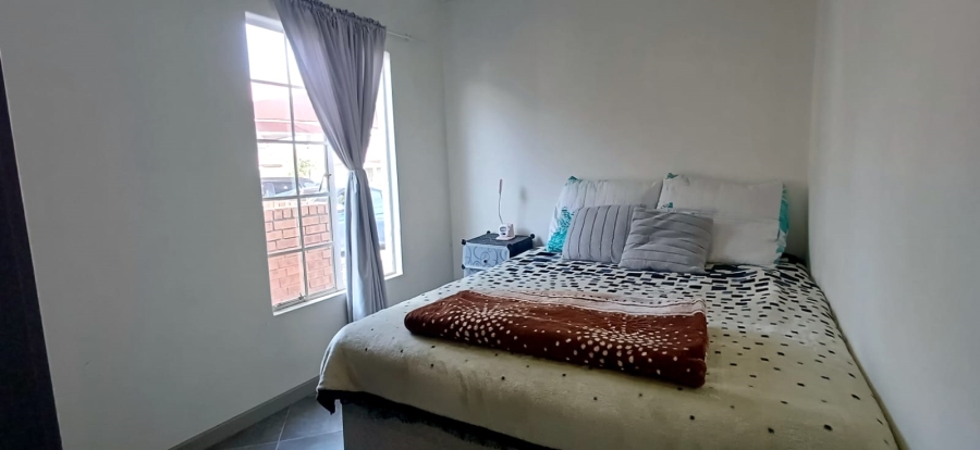 2 Bedroom Property for Sale in The Reeds Gauteng