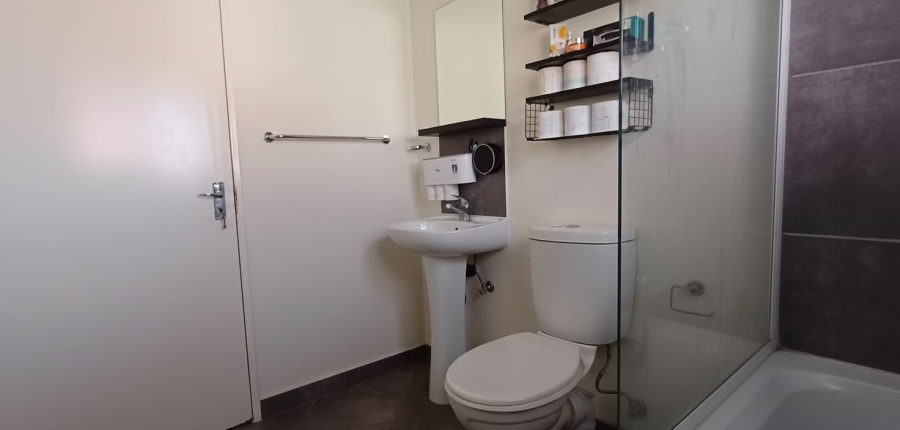 2 Bedroom Property for Sale in The Reeds Gauteng