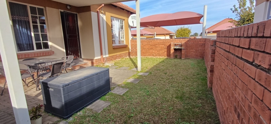 2 Bedroom Property for Sale in The Reeds Gauteng