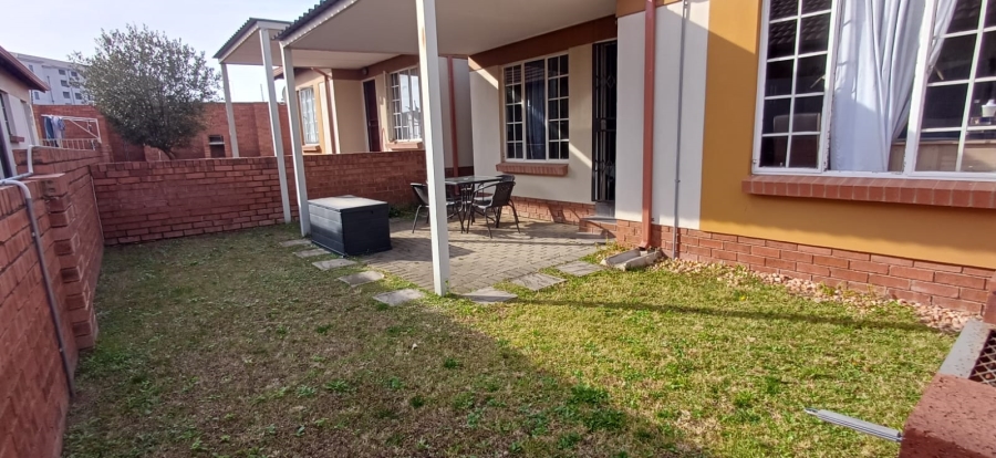 2 Bedroom Property for Sale in The Reeds Gauteng