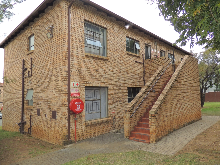 2 Bedroom Property for Sale in Amorosa Gauteng