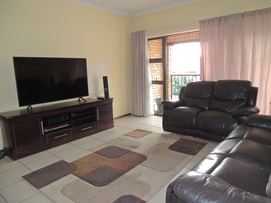 2 Bedroom Property for Sale in Amorosa Gauteng