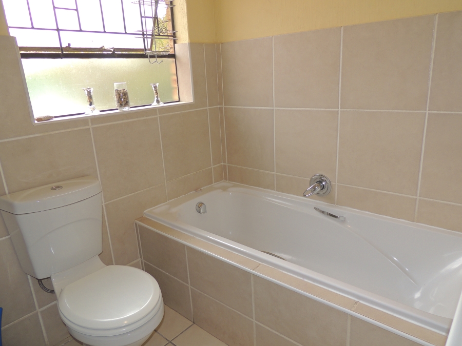 2 Bedroom Property for Sale in Amorosa Gauteng
