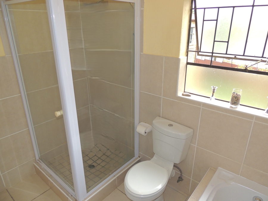 2 Bedroom Property for Sale in Amorosa Gauteng