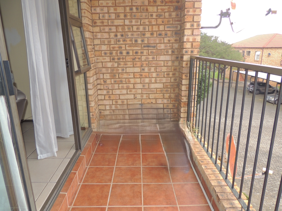 2 Bedroom Property for Sale in Amorosa Gauteng
