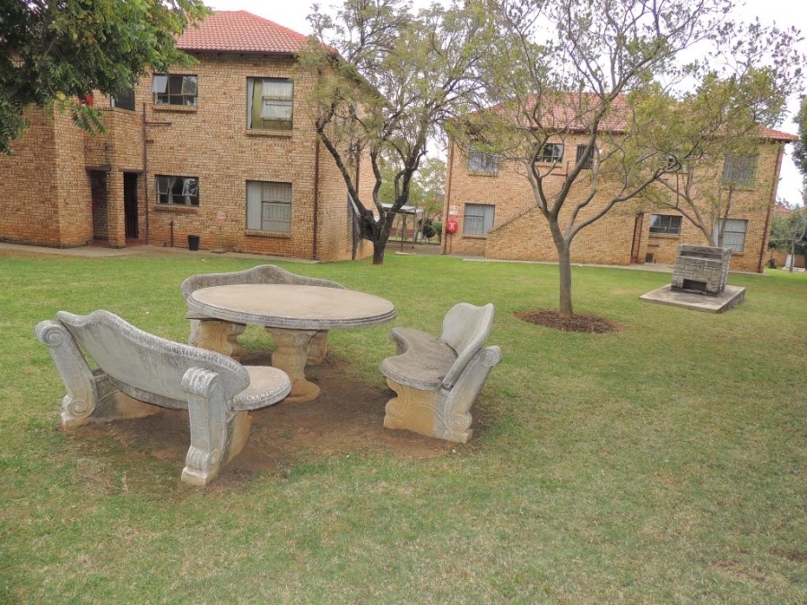 2 Bedroom Property for Sale in Amorosa Gauteng