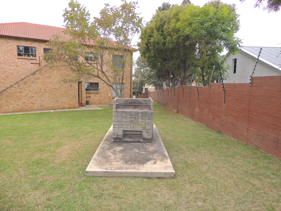 2 Bedroom Property for Sale in Amorosa Gauteng