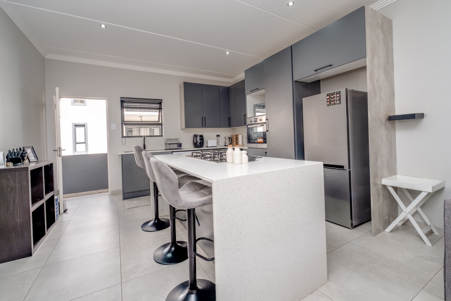 2 Bedroom Property for Sale in Bryanston Gauteng