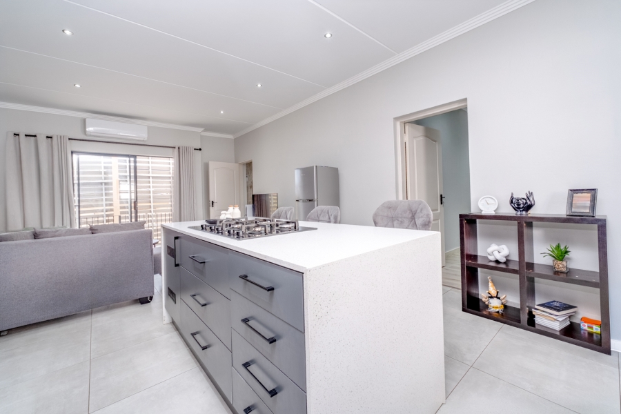 2 Bedroom Property for Sale in Bryanston Gauteng