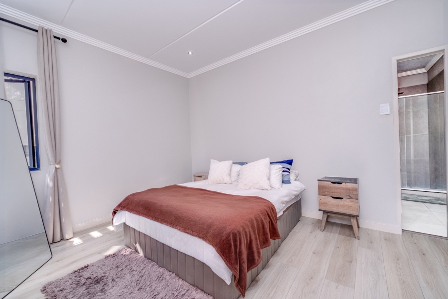 2 Bedroom Property for Sale in Bryanston Gauteng