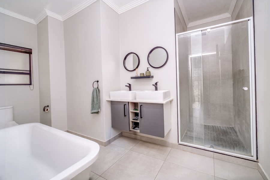 2 Bedroom Property for Sale in Bryanston Gauteng