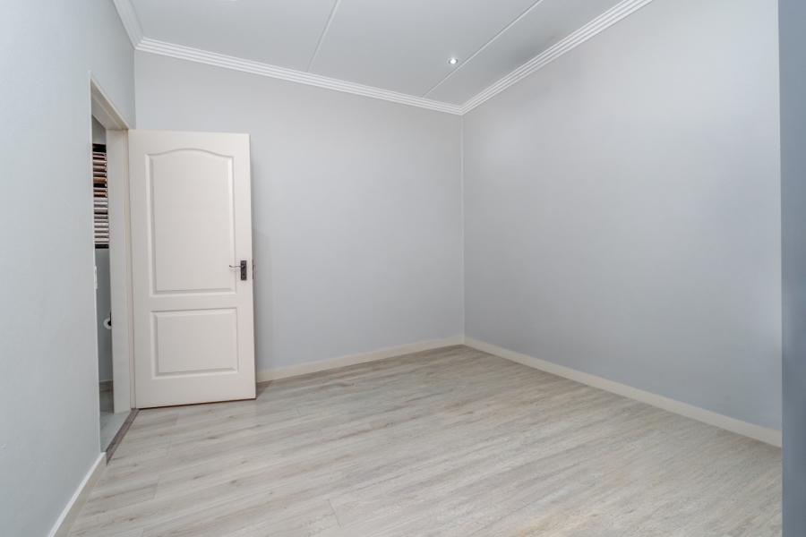 2 Bedroom Property for Sale in Bryanston Gauteng