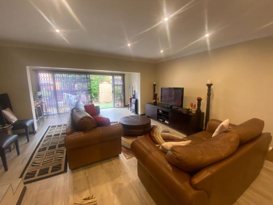 To Let 2 Bedroom Property for Rent in Bedford Gardens Gauteng