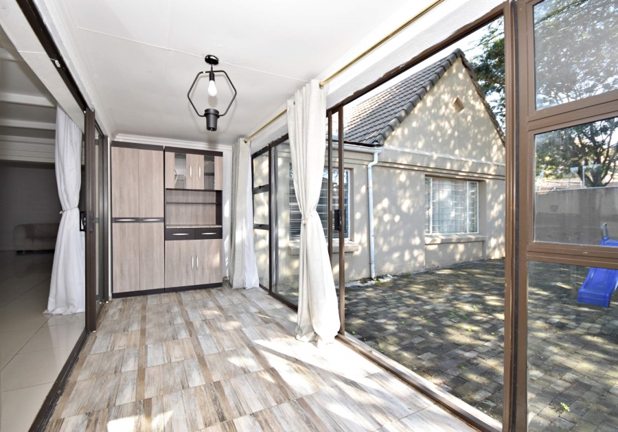 4 Bedroom Property for Sale in Bromhof Gauteng
