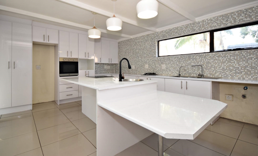 4 Bedroom Property for Sale in Bromhof Gauteng