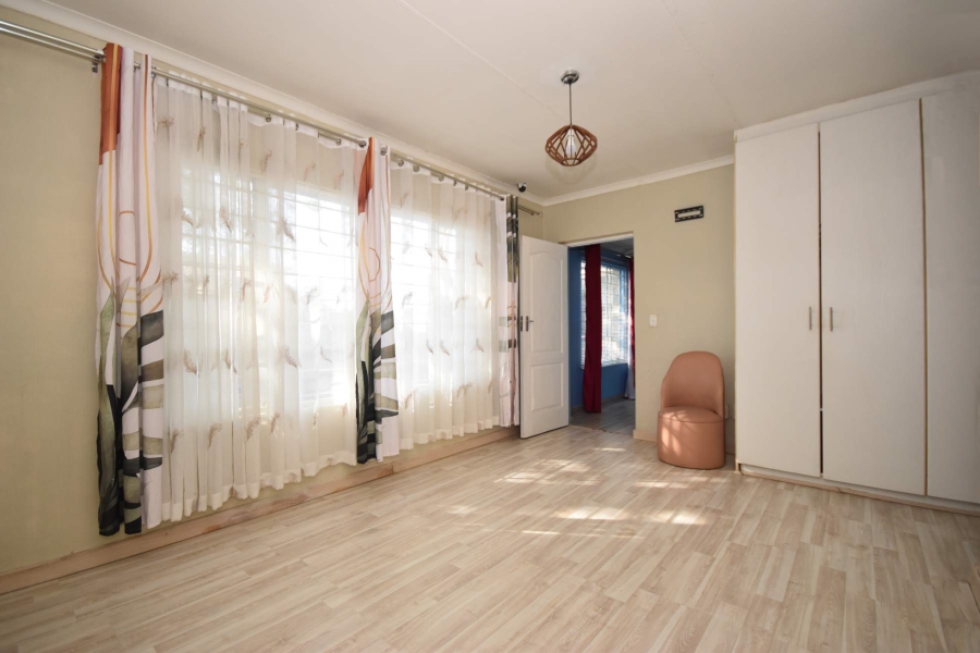 4 Bedroom Property for Sale in Bromhof Gauteng