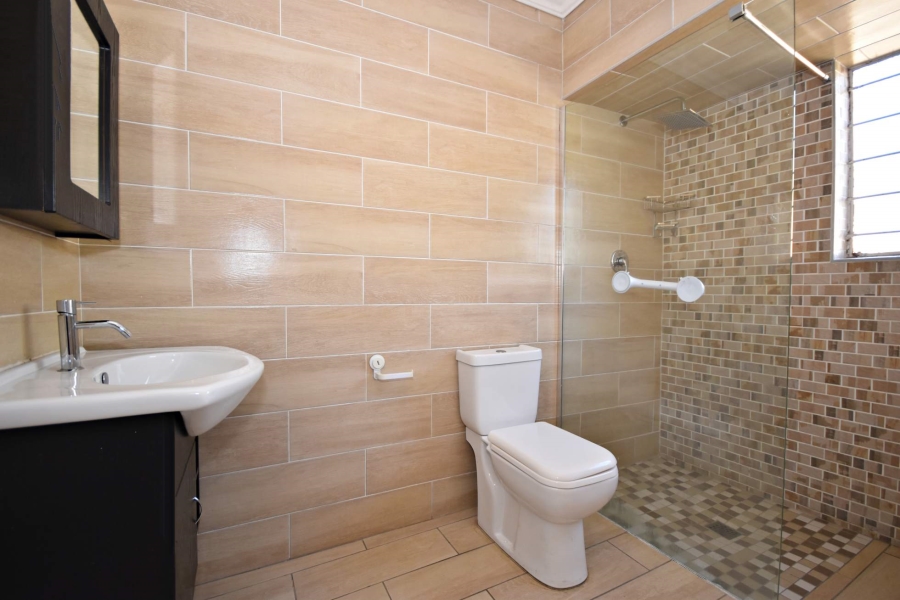 4 Bedroom Property for Sale in Bromhof Gauteng
