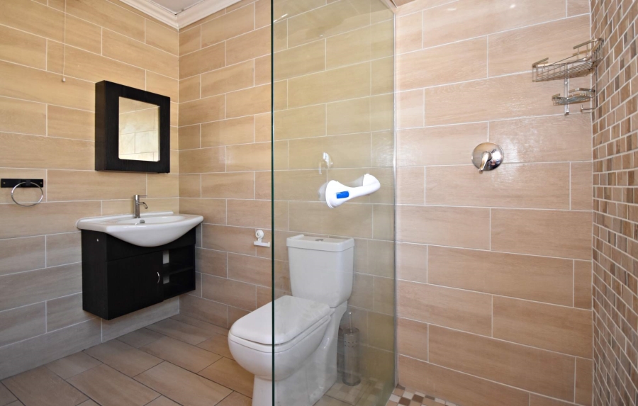4 Bedroom Property for Sale in Bromhof Gauteng