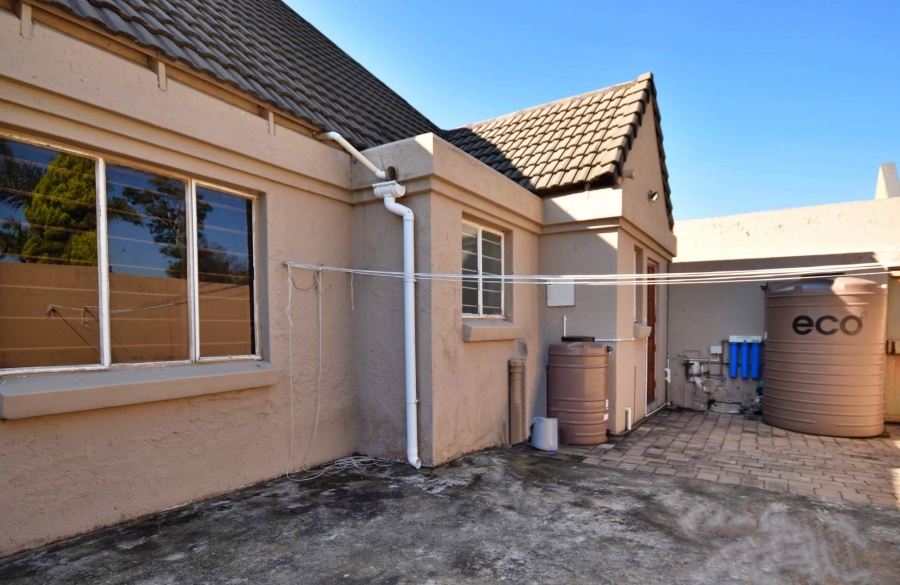 4 Bedroom Property for Sale in Bromhof Gauteng