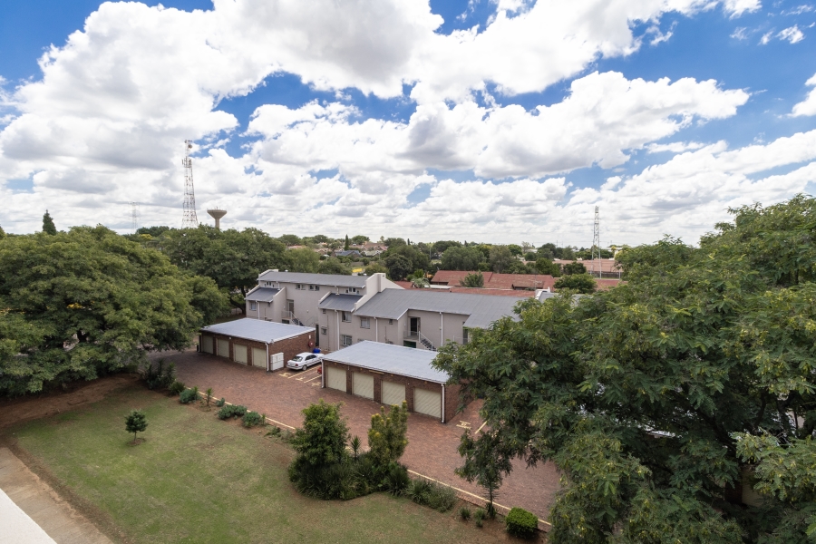 2 Bedroom Property for Sale in Elardus Park Gauteng