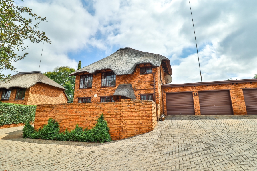 3 Bedroom Property for Sale in Faerie Glen Gauteng