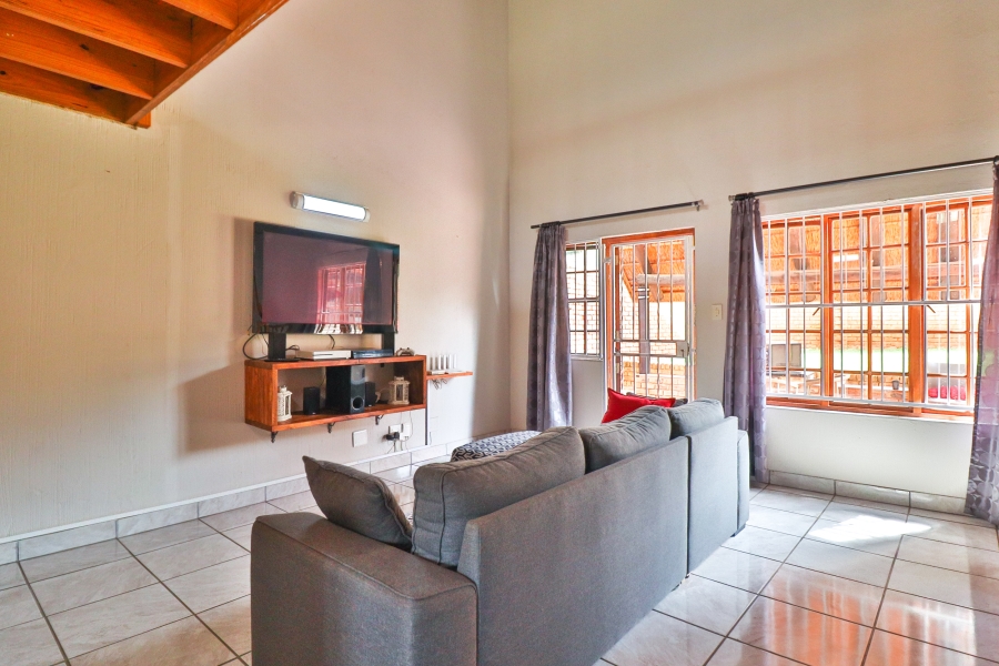 3 Bedroom Property for Sale in Faerie Glen Gauteng