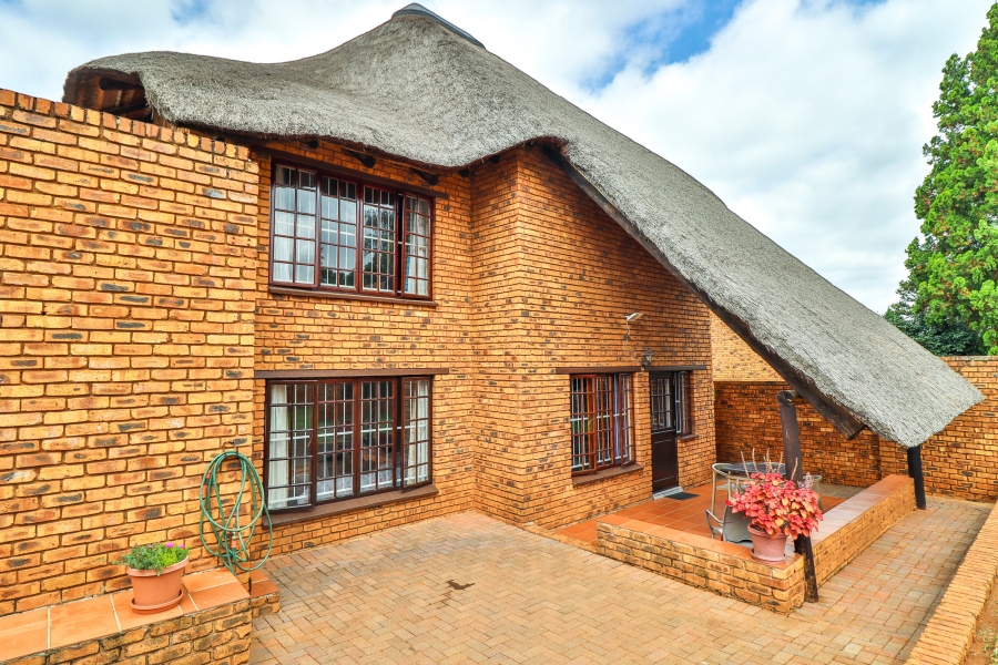 3 Bedroom Property for Sale in Faerie Glen Gauteng