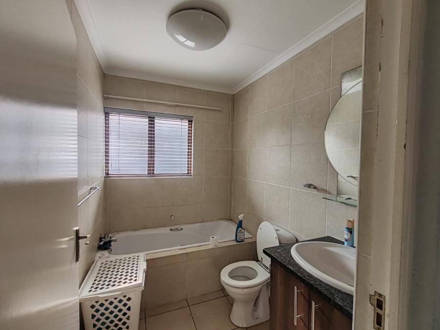 To Let 3 Bedroom Property for Rent in Helderwyk Gauteng