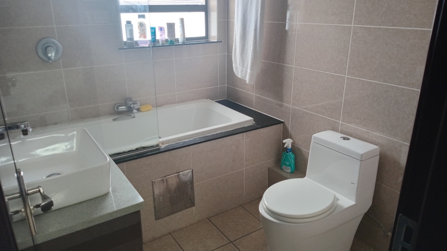1 Bedroom Property for Sale in Broadacres Gauteng