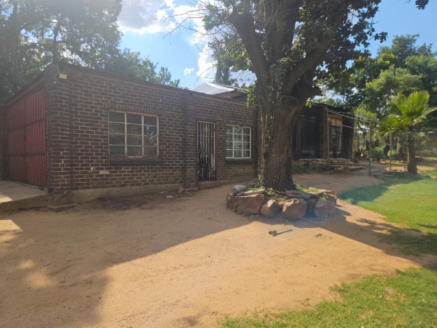 4 Bedroom Property for Sale in Houtkop A H Gauteng