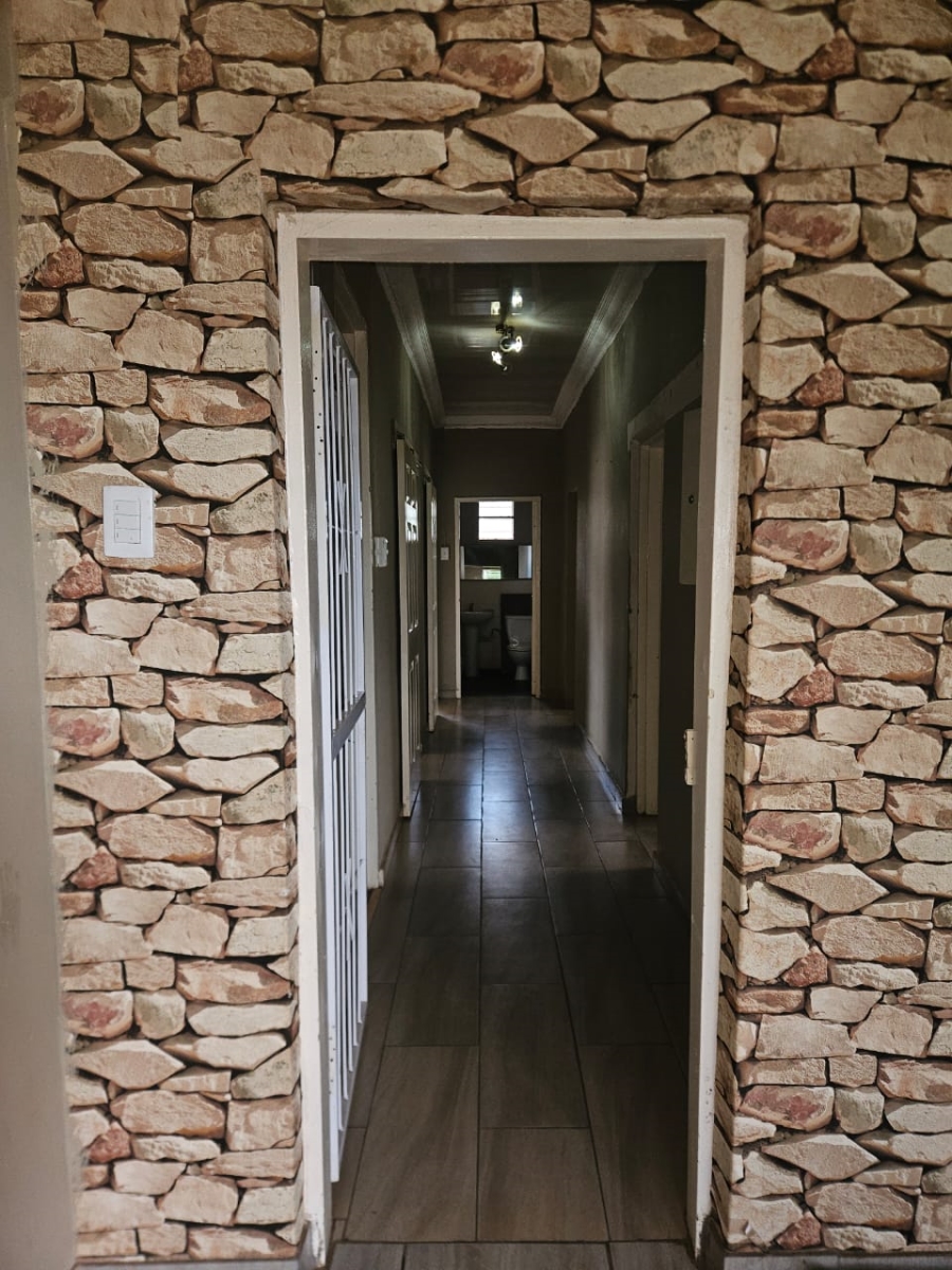 4 Bedroom Property for Sale in Houtkop A H Gauteng